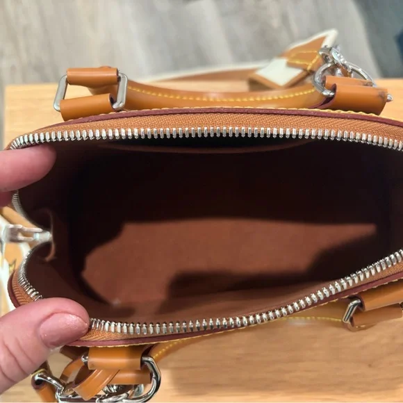 Louis Vuitton Alma BB Epi Leather with Strap - Picture 6 of 9